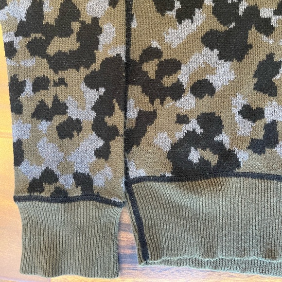 Long sleeve camo print sweater from Anthropologie size S - Picture 2 of 7